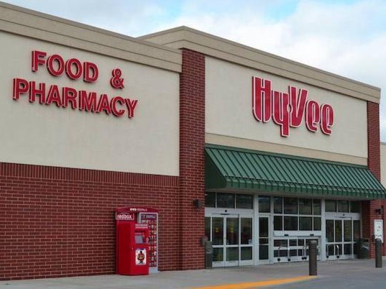 Hy-Vee_food_pharmacy_store-Nebraska_1_0